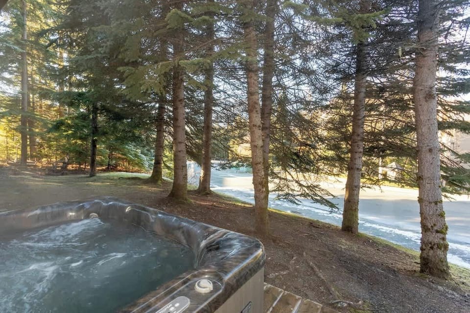 Private hot tub