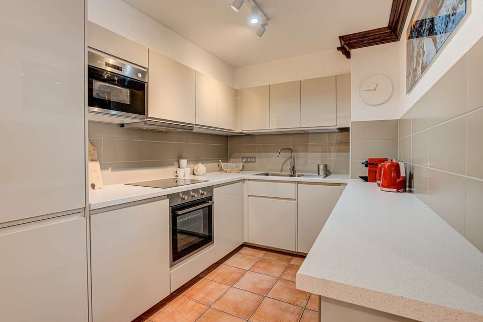 Apartment Kitson - Alpes Travel - Central Chamonix 5....