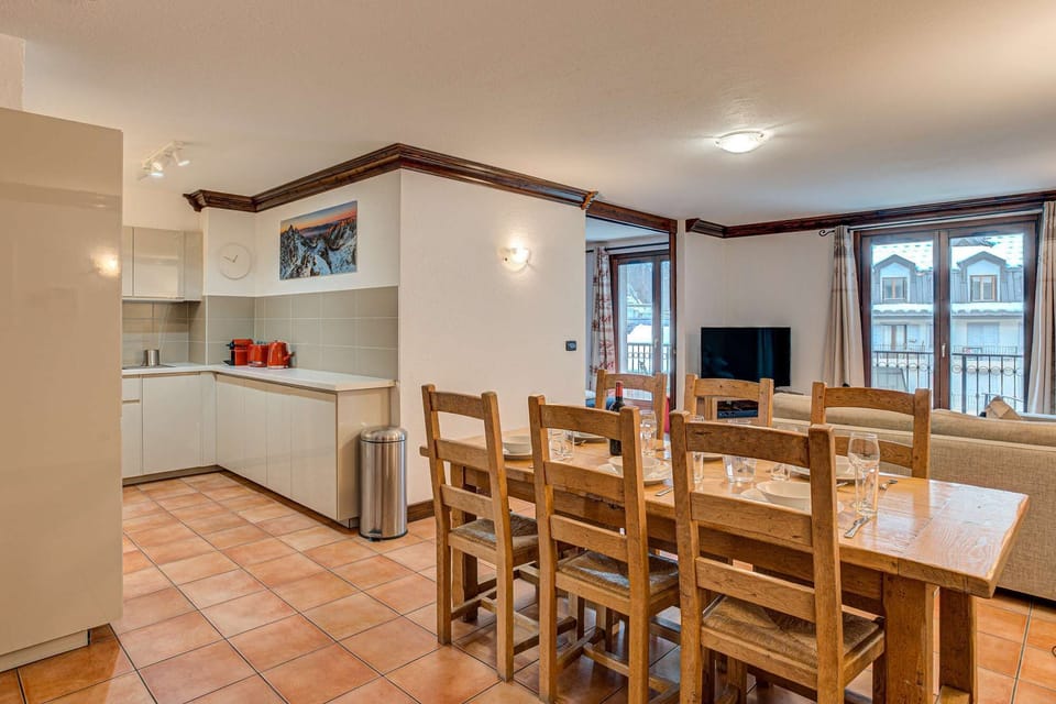 Apartment Kitson - Alpes Travel - Central Chamonix 7