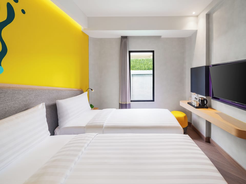 Superior Twin Room | Desk, iron/ironing board, free WiFi, bed sheets