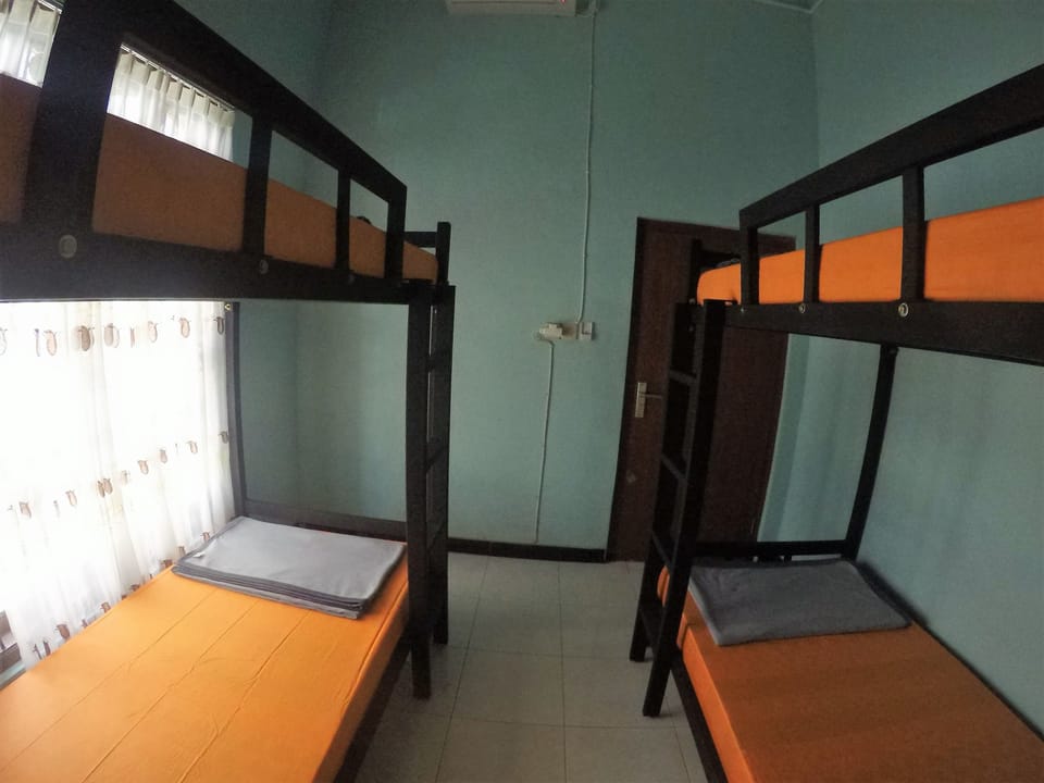 Shared Dormitory, Women only | Free WiFi, bed sheets