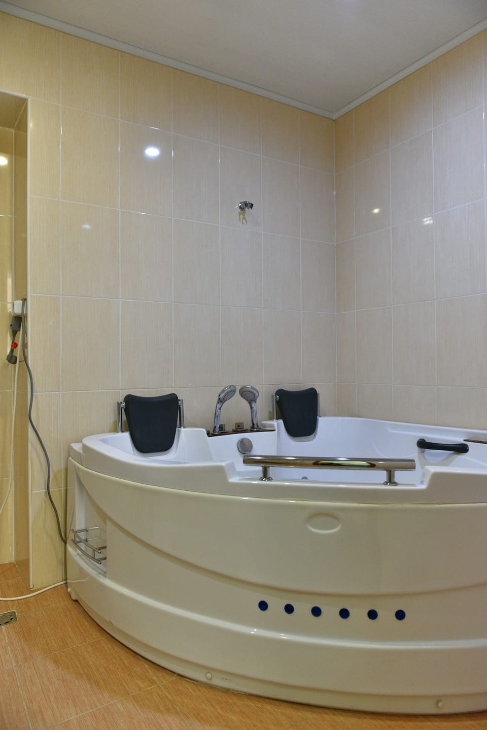 Suite | Jetted tub