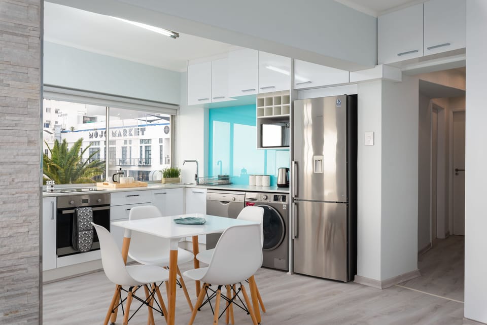Premier Apartment, 2 Bedrooms | In-room dining