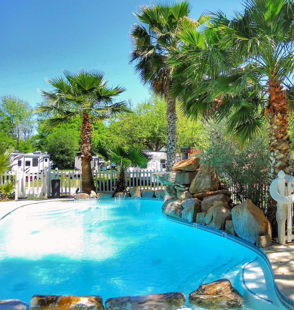 Shared Pool (Seasonal)