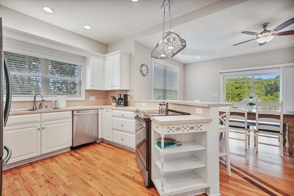 Fully stocked kitchen to prep all your group meals.