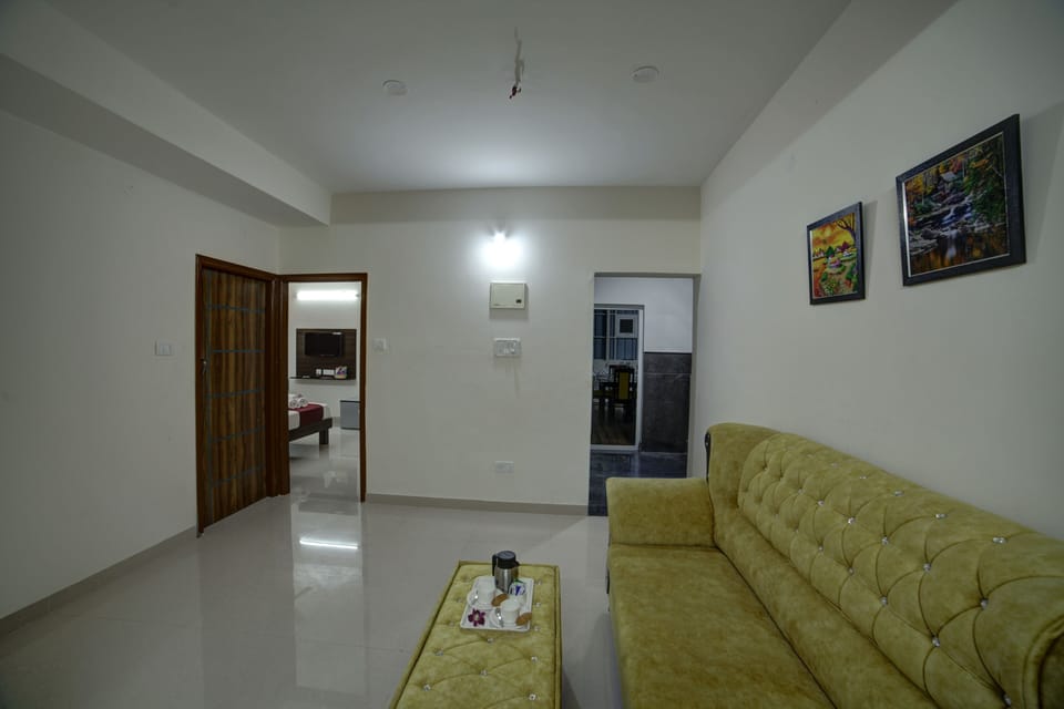 SM Royal Suites Bed and Breakfast in Bengaluru