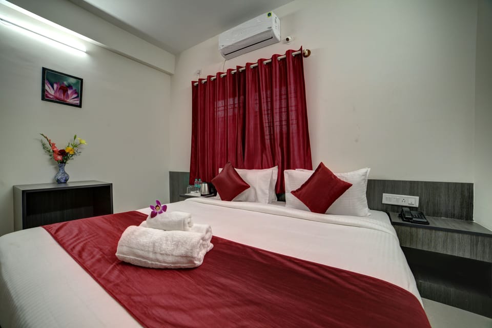 1 bedroom, premium bedding, in-room safe, individually decorated