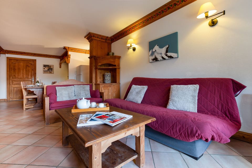 View from the living room to the dining area
