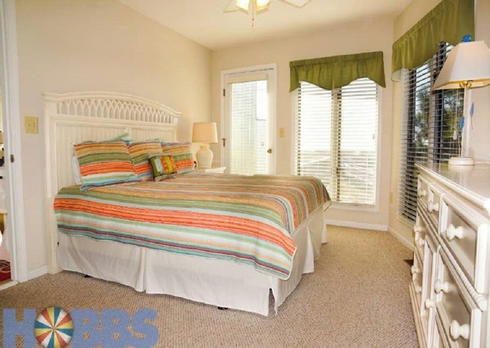 Ocean View King Bedroom, comes with private bathroom, powder room. Tub/shower