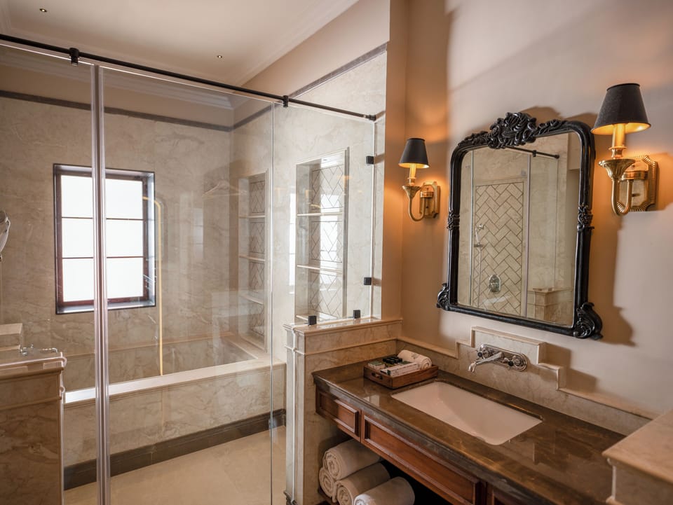 Luxury Double Room | Bathroom | Shower, free toiletries, hair dryer (on request), slippers