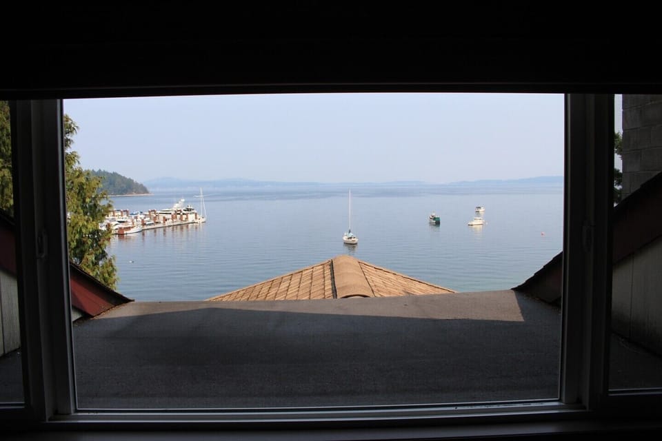 More captivating ocean views from the lounge