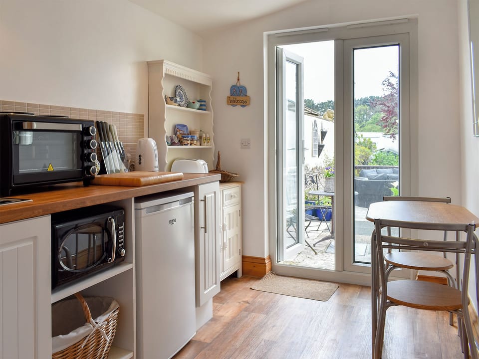 Kitchen/diner | Bay Cottage, Par, near St Austell