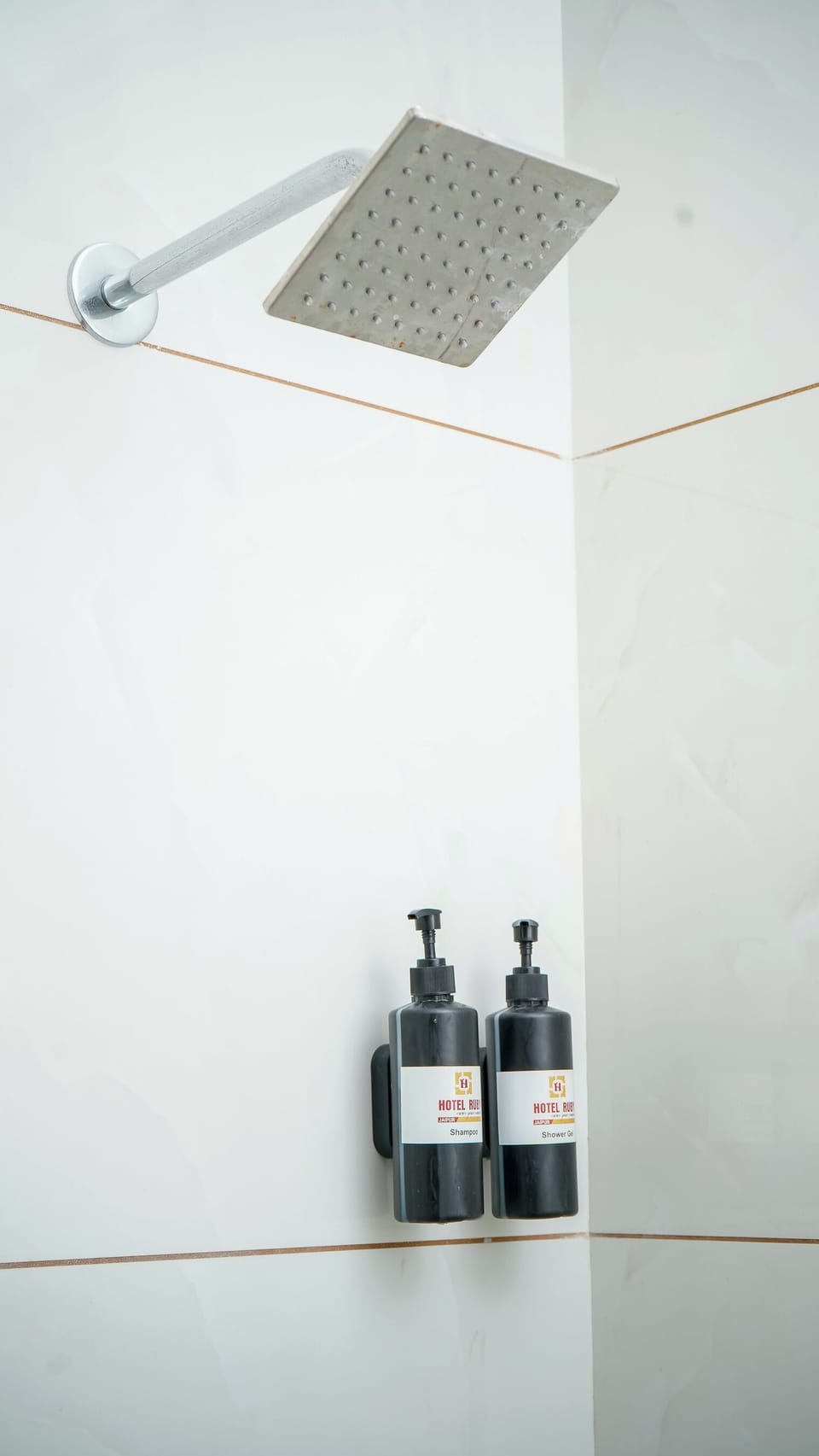Royal Room | Bathroom | Shower, free toiletries, towels, soap
