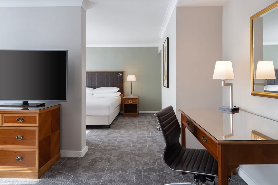 Junior Suite, 1 Bedroom | Frette Italian sheets, premium bedding, down comforters, pillowtop beds