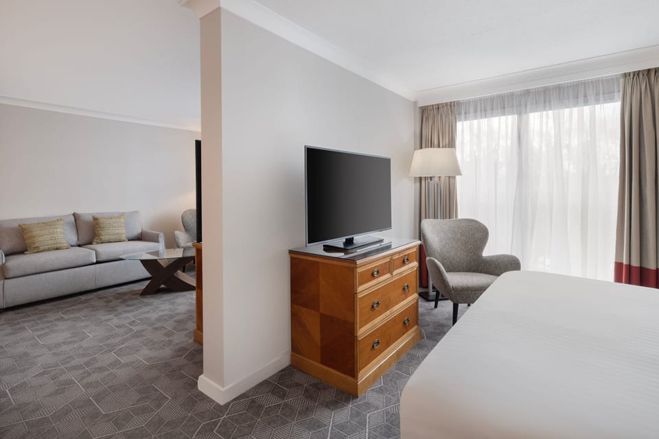 Junior Suite, 1 Bedroom | Frette Italian sheets, premium bedding, down comforters, pillowtop beds