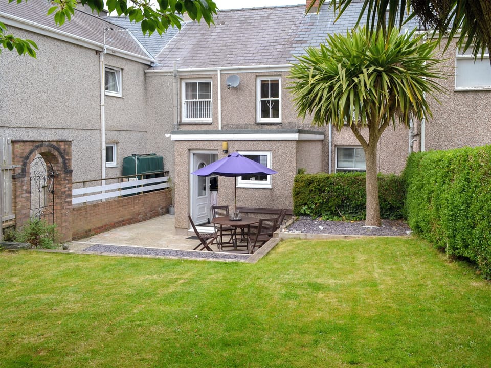 Garden | Madryn, Clynnog-Fawr, near Criccieth