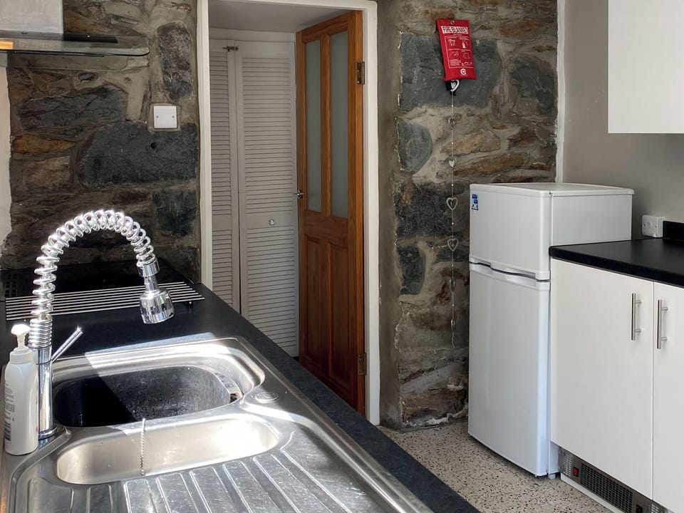 Kitchen | Madryn, Clynnog-Fawr, near Criccieth