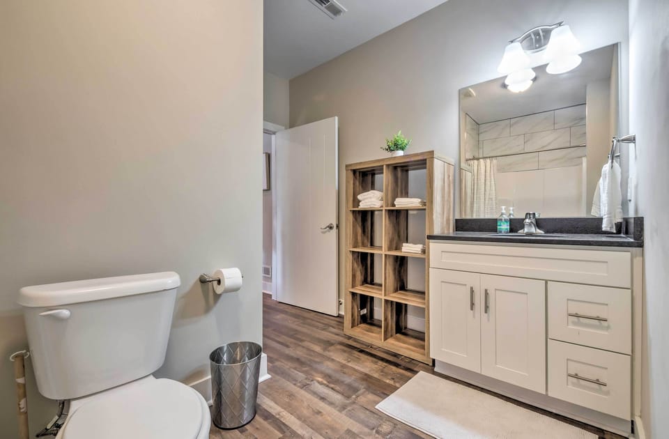 Full Bathroom