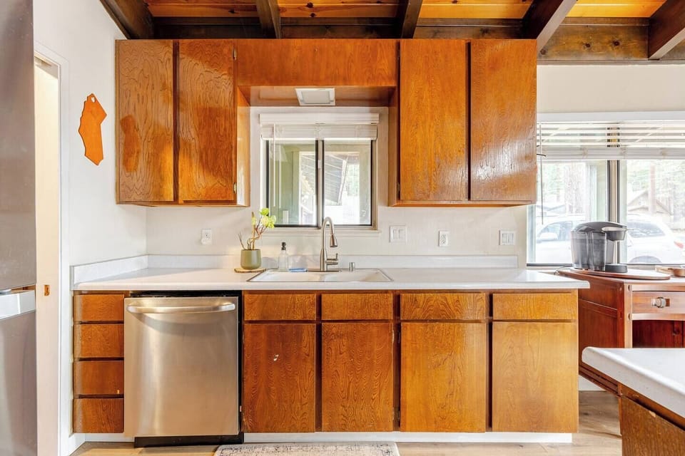 Kitchen with dishwasher
