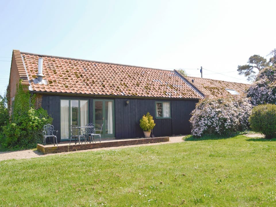 Charming holiday cottage | The Studio, Hinton, near Saxmundham