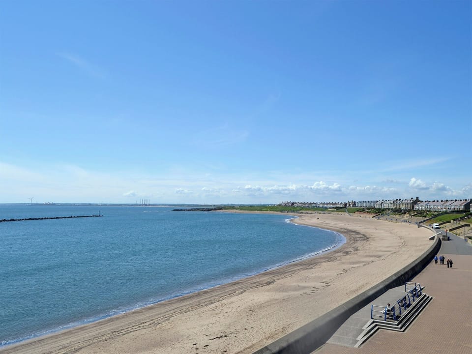 Set only 50 yards from the beach | Bertys Beach View, Newbiggin-by-the-Sea