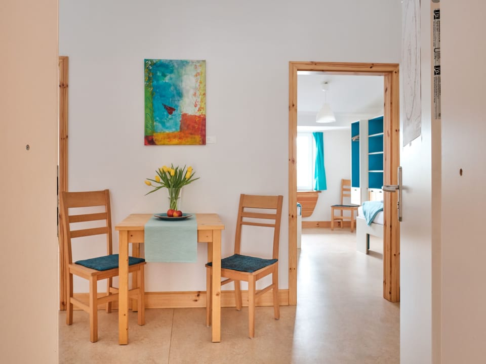 Twin Room 5 - turquoise - Holiday on the organic farm Farm Stay in Schwerin