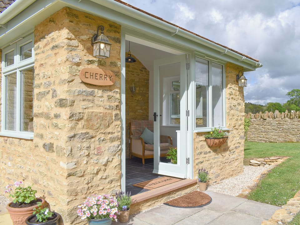 Charming main entrance | Cherry Cottage - Wood Dairy, North Perrott, near Crewkerne