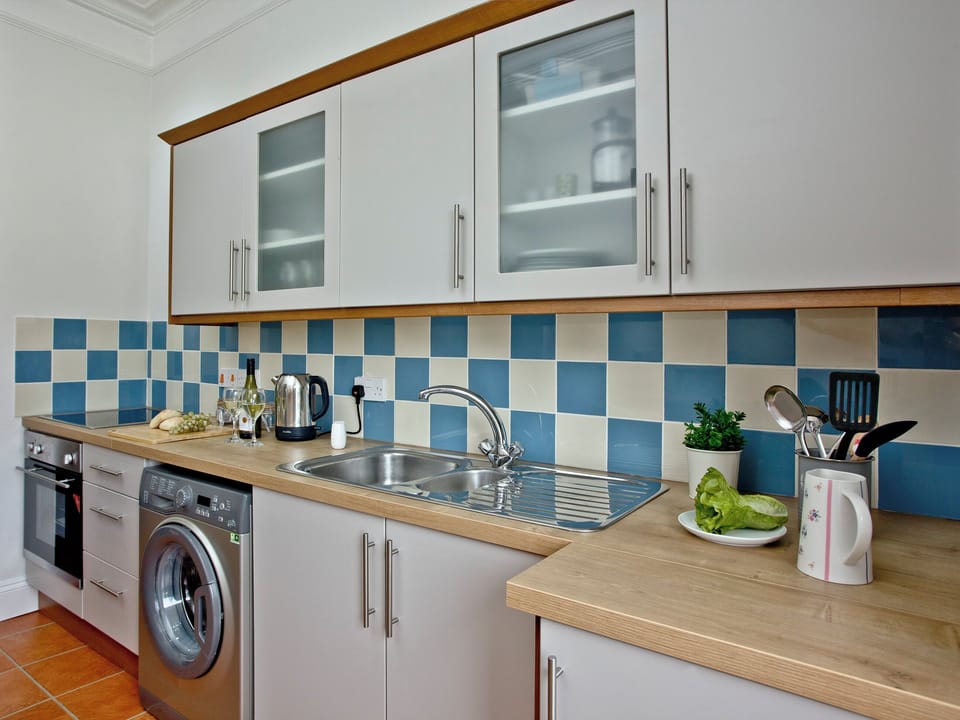 Fully appointed kitchen | Courts View, Newton Abbot