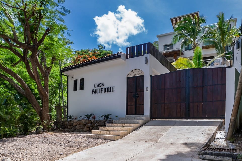 Gated property
