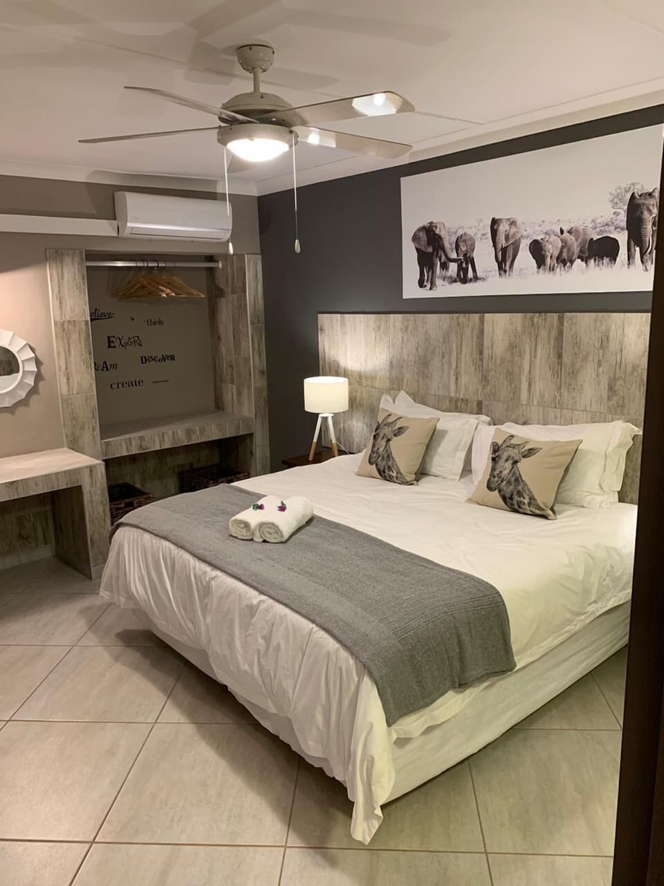 Room 3 - Luxury Room | Minibar, individually decorated, iron/ironing board, free WiFi