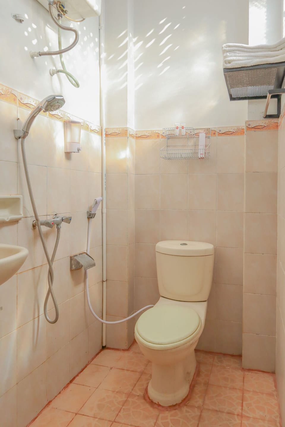 Shower, towels