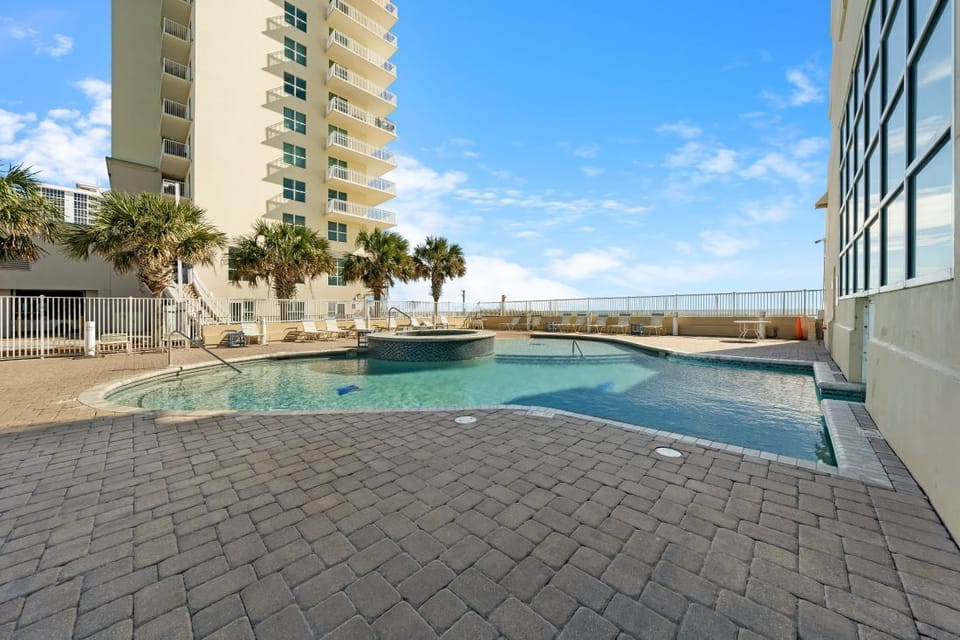 4 CSW Outdoor Pool