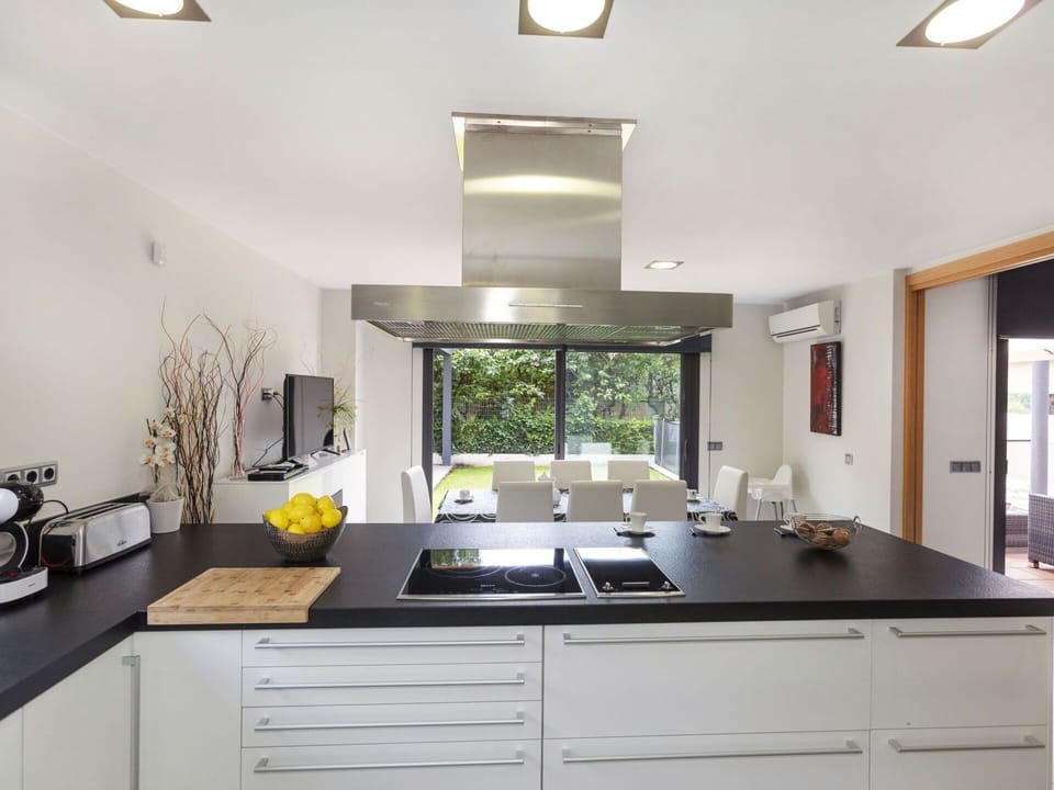 Cabinetry, Property, Furniture, Countertop, Sink, Kitchen Sink, Tap, Kitchen, Interior Design, Lighting