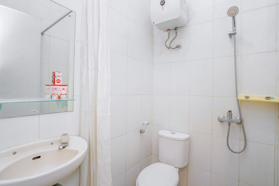Deluxe Twin Room | Bathroom | Shower, towels