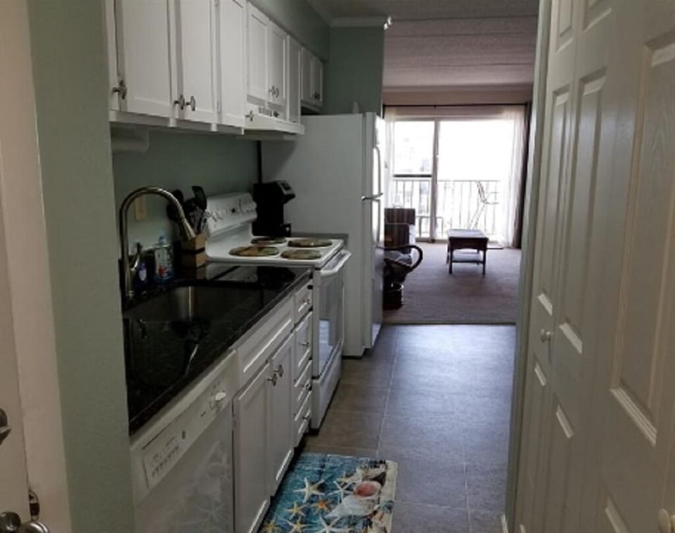 New cabinets & granite counters, dishwasher, washer/dryer, icemaker