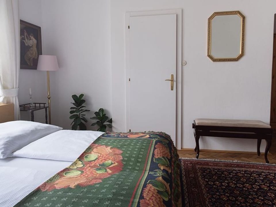 Double Room with Balcony - Pension Jörgner Bed and Breakfast in Mondsee