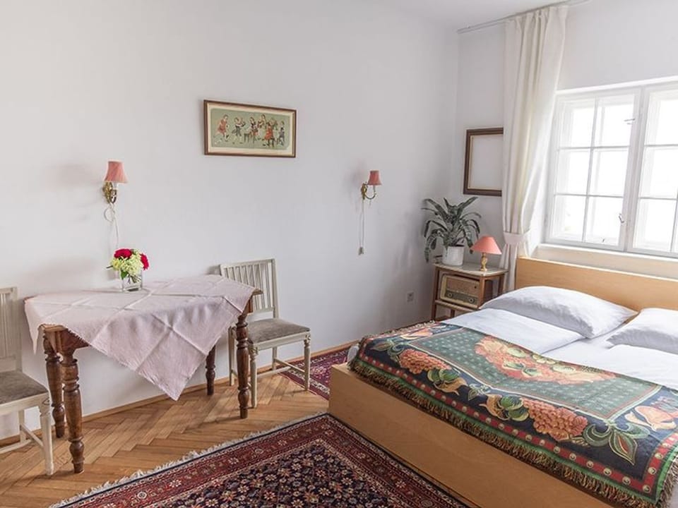 Double Room with Balcony - Pension Jörgner Bed and Breakfast in Mondsee