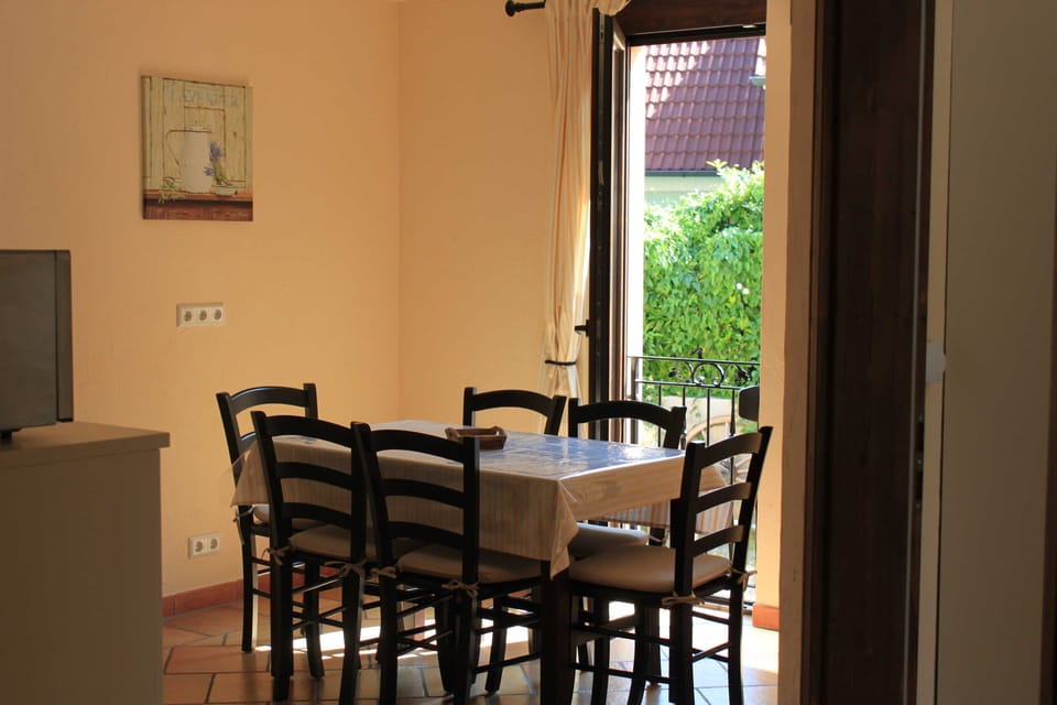 Two-Bedroom Apartment (1) - Pension Vanii Bed and Breakfast in Rust