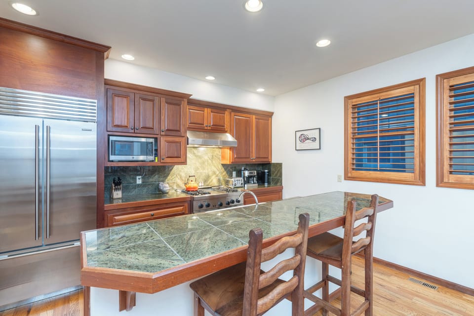 3.01-telluride-south-pacific-townhouse-kitchen