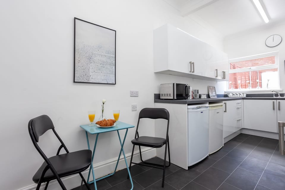The Foxton House | Private kitchen | Fridge, electric kettle, toaster, highchair
