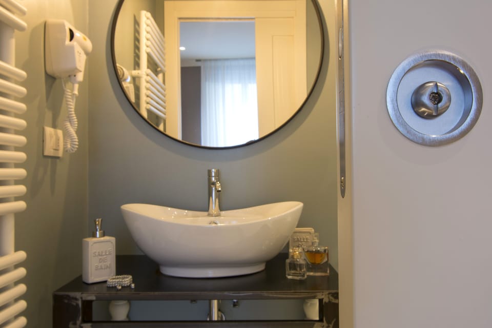 Double Room (Mid-Summer Night) | Bathroom | Shower, rainfall showerhead, free toiletries, hair dryer