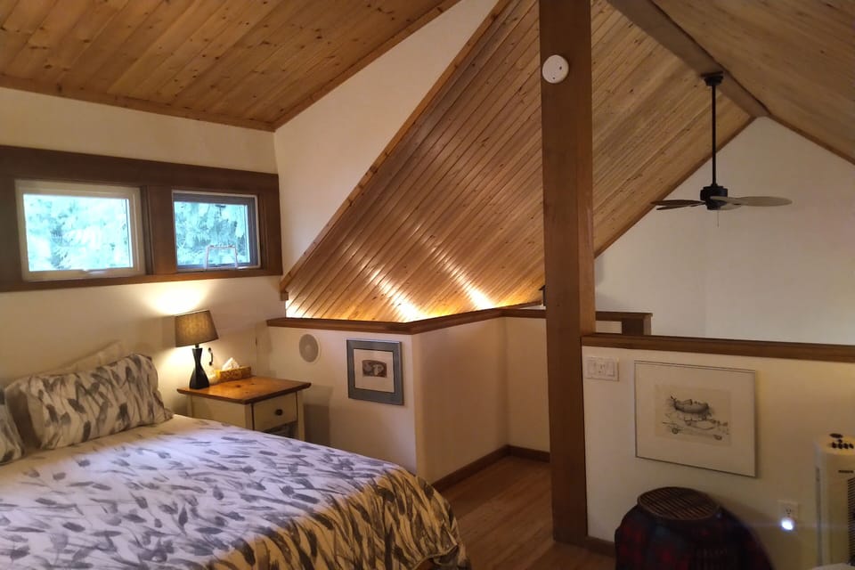 Bed Loft & Vaulted Ceiling