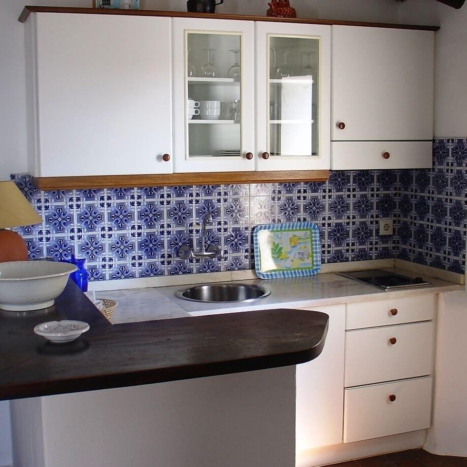 Apartment, 2 Bedrooms (for 6 people) | Private kitchenette | Fridge, microwave, stovetop, coffee/tea maker