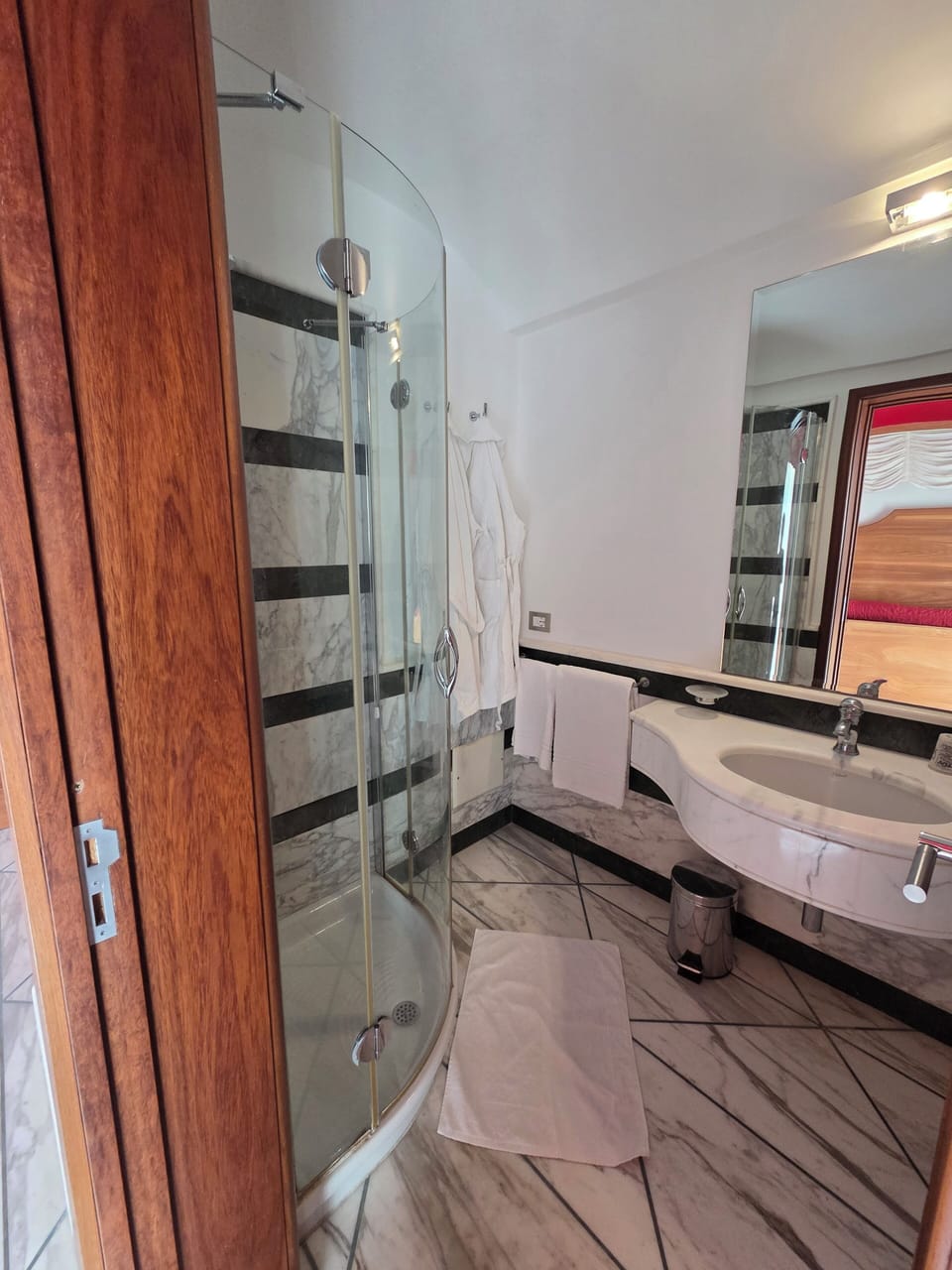 Standard Double Room | Bathroom | Shower, hair dryer, bathrobes, bidet