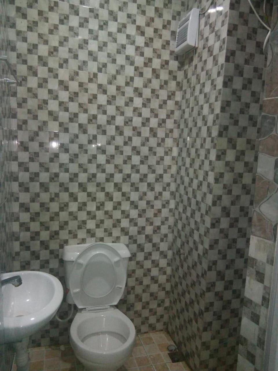 Shower, towels, soap, shampoo