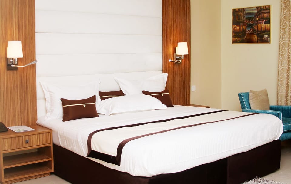 Premium Room | Individually decorated, individually furnished, desk, laptop workspace