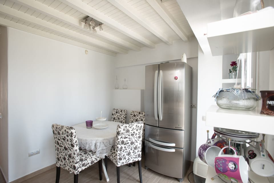 House, 2 Bedrooms | Living area | Flat-screen TV