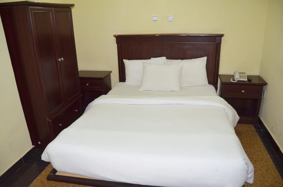 Classic Double Room | In-room safe, individually decorated, individually furnished, desk