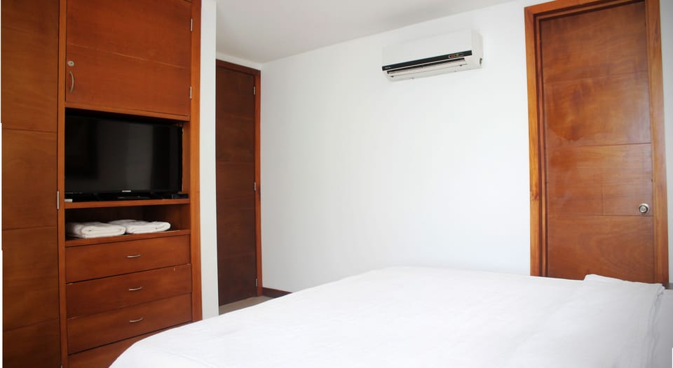 Apartment | In-room safe, iron/ironing board, WiFi (free), bed sheets