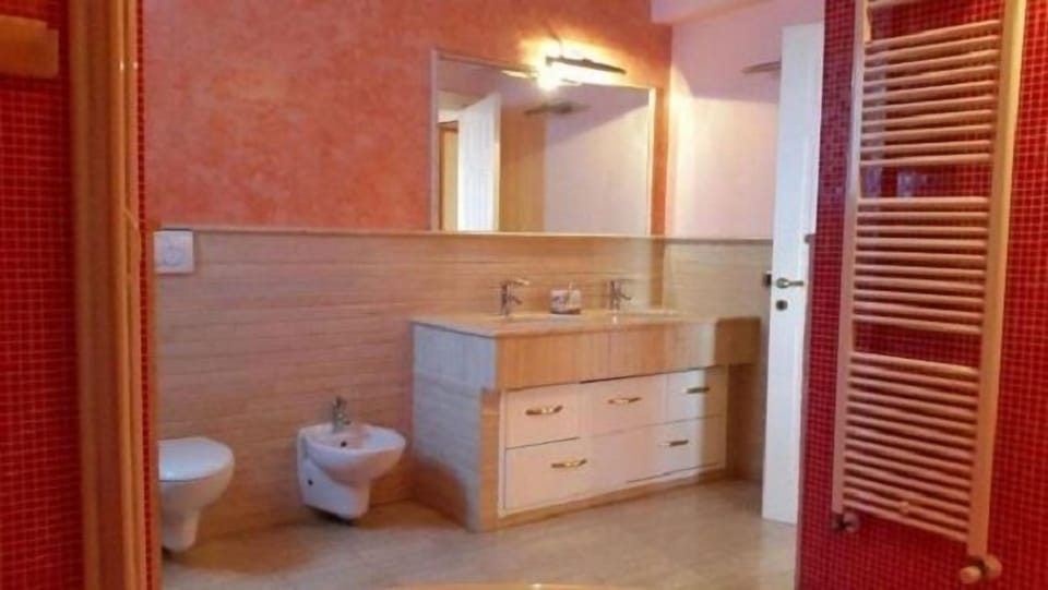 Superior Room, 3 Bedrooms (Love) | Bathroom | Hair dryer, bidet, towels, soap